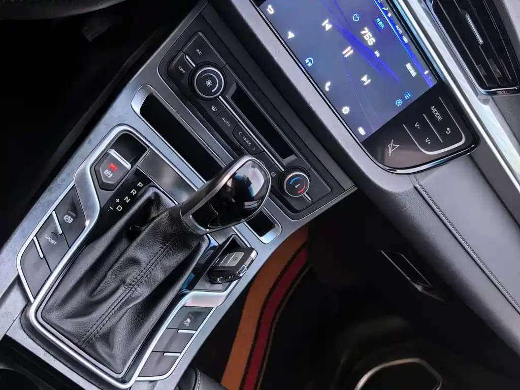 Geely Emgrand — миниатюра 5