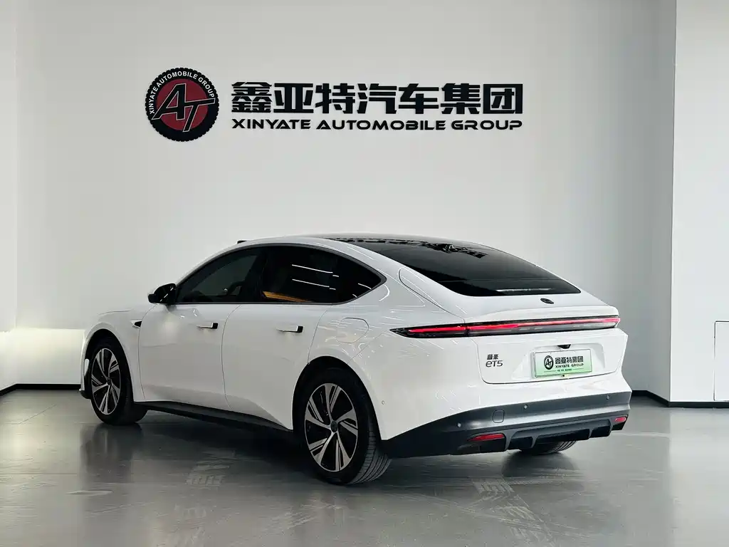 NIO NIO ET5