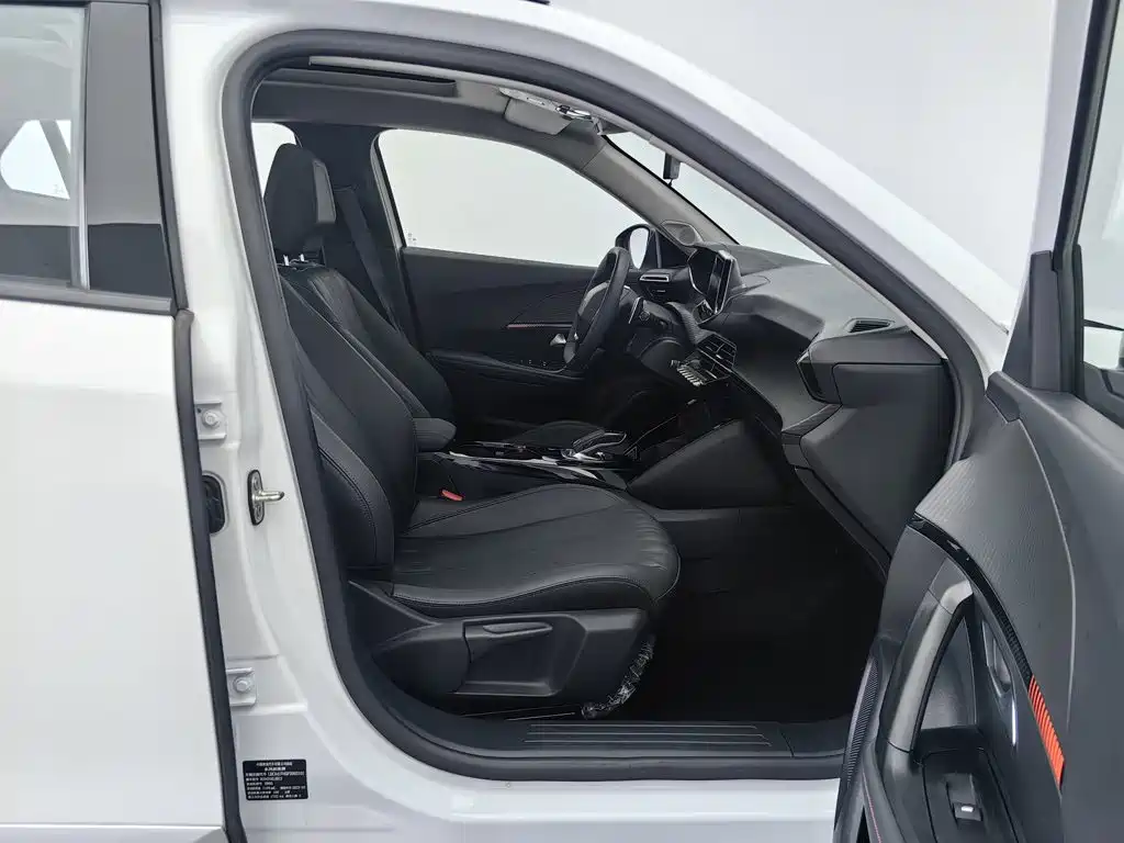 Peugeot 2008 — миниатюра 23
