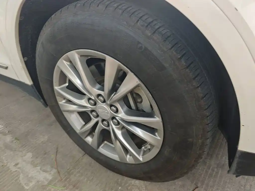 Cadillac XT5 — миниатюра 8
