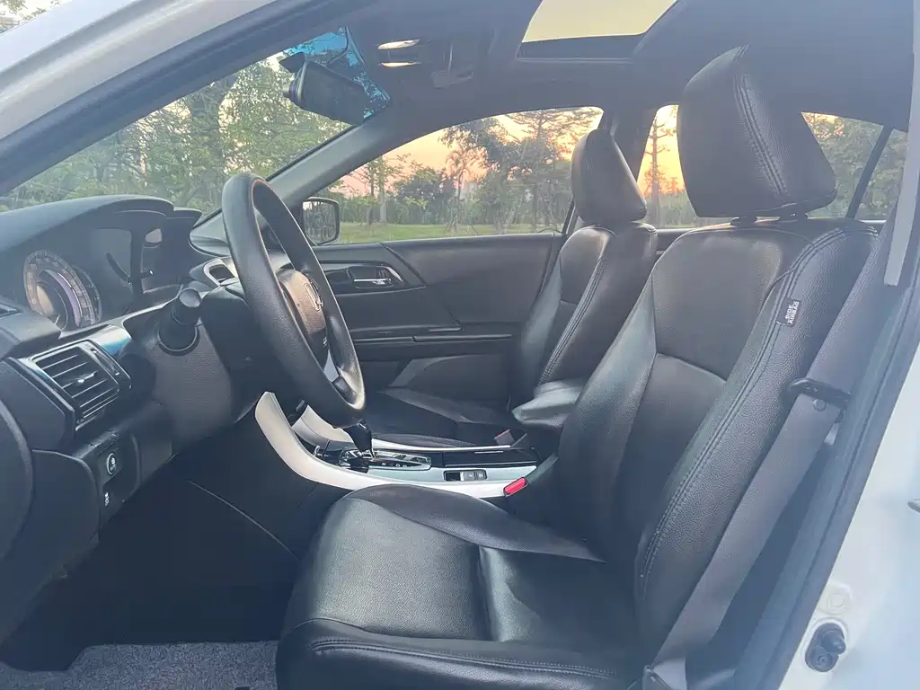 Honda Accord — миниатюра 8