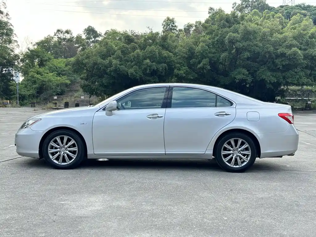 Lexus ES — миниатюра 7