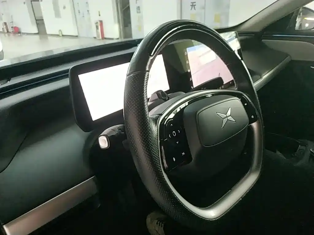 XPeng P7 — миниатюра 10