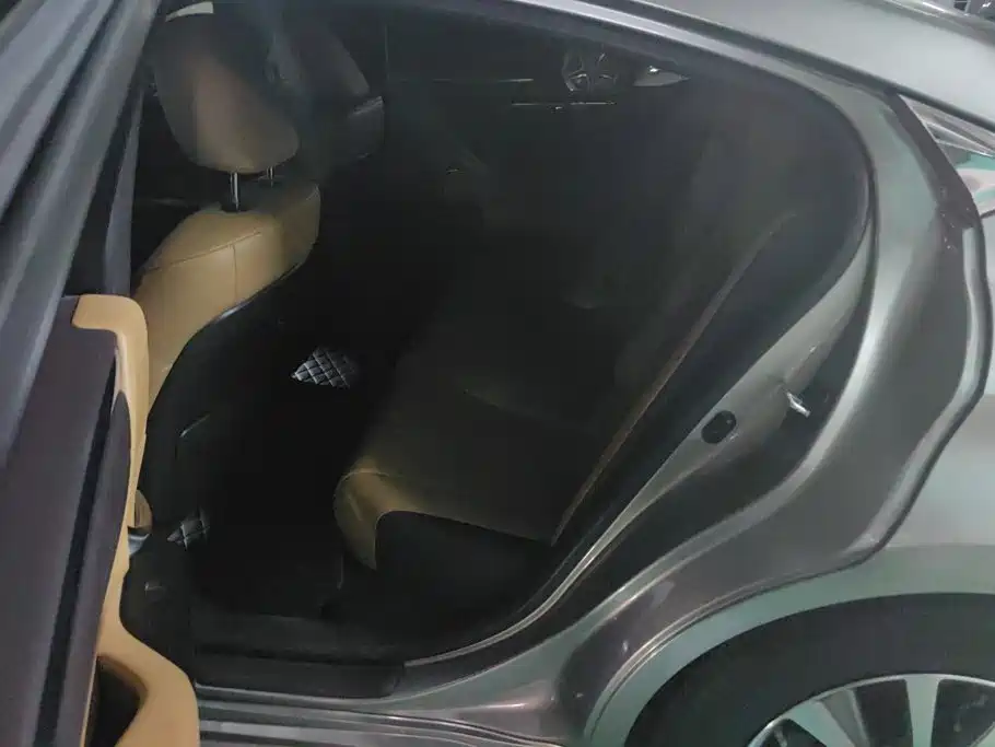 Lexus ES — миниатюра 11