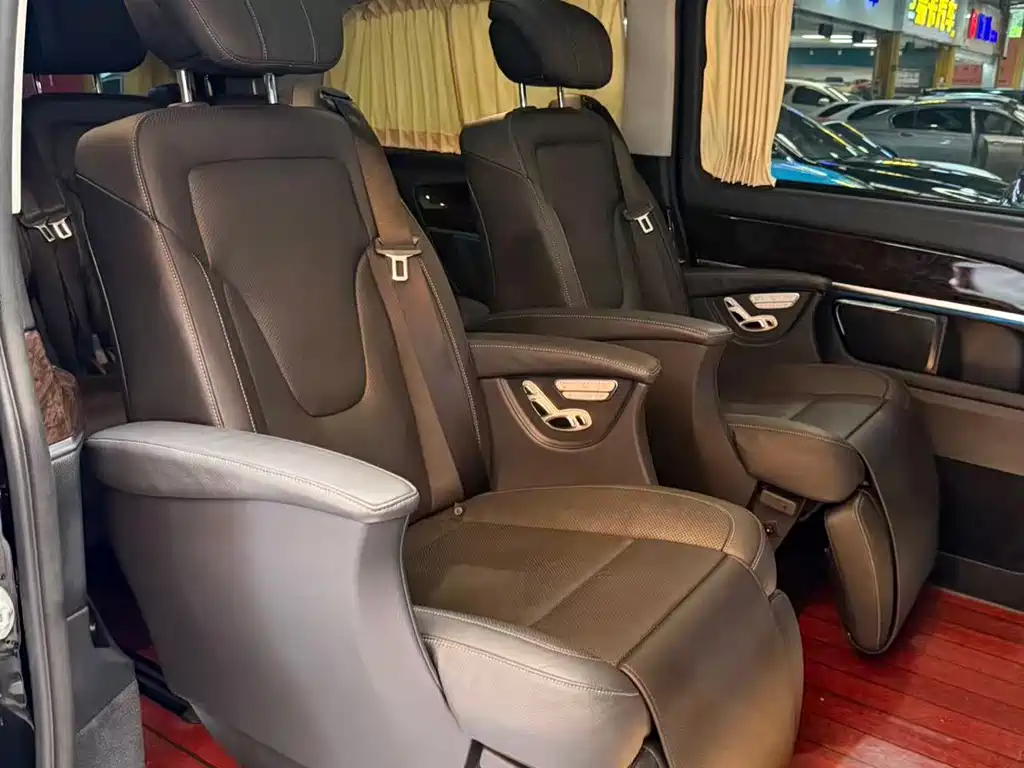 Mercedes-Benz V-Class — миниатюра 7