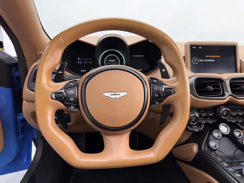 Aston Martin V8 Vantage — миниатюра 19