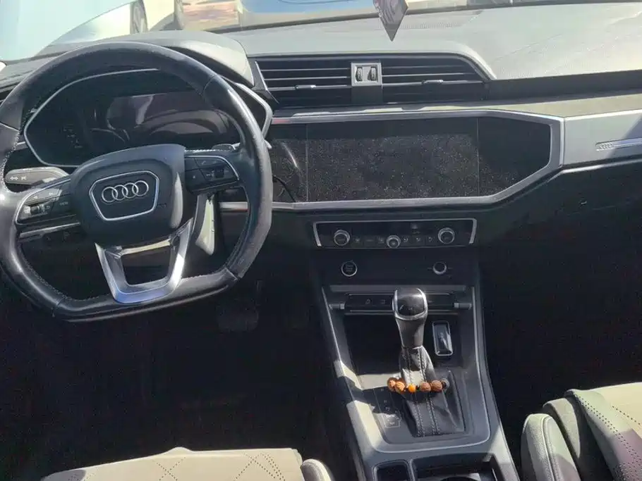 Audi Q3 — миниатюра 12