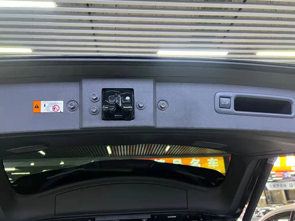 Toyota Crown Kluger — миниатюра 20