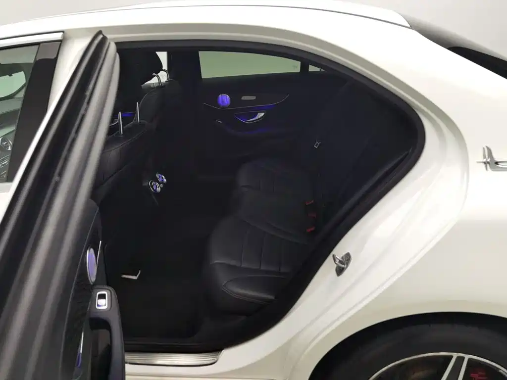 Mercedes-Benz C-Class — миниатюра 15