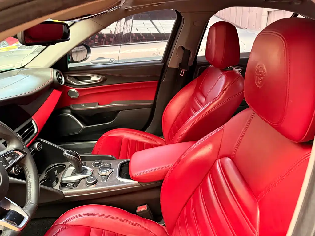 Alfa Romeo Giulia — миниатюра 5