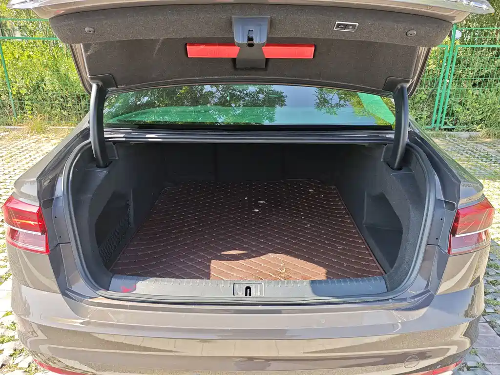 Volkswagen Phideon — миниатюра 19