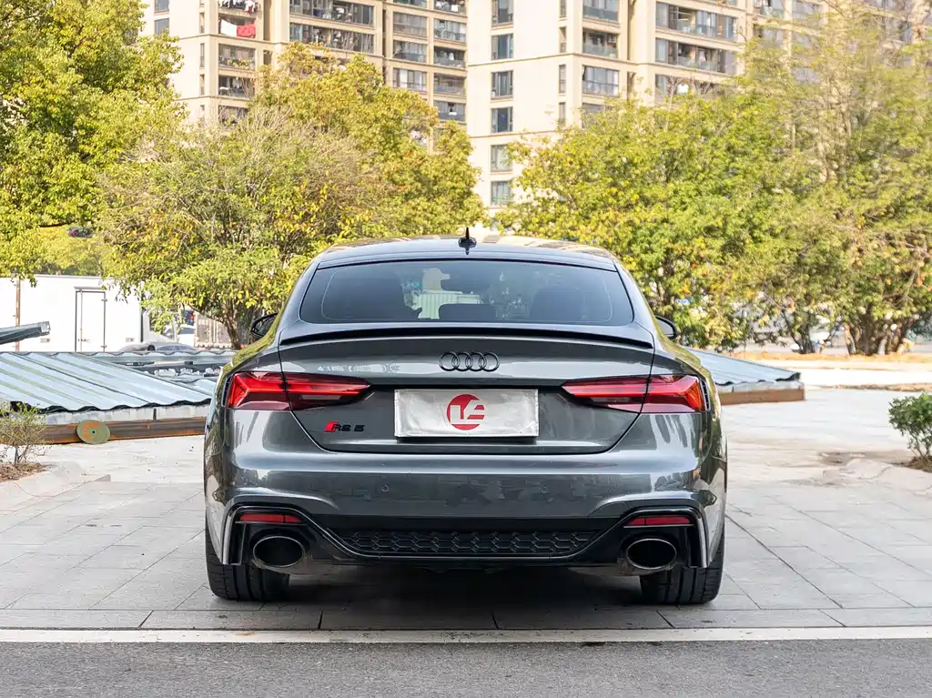 AUDI RS 5