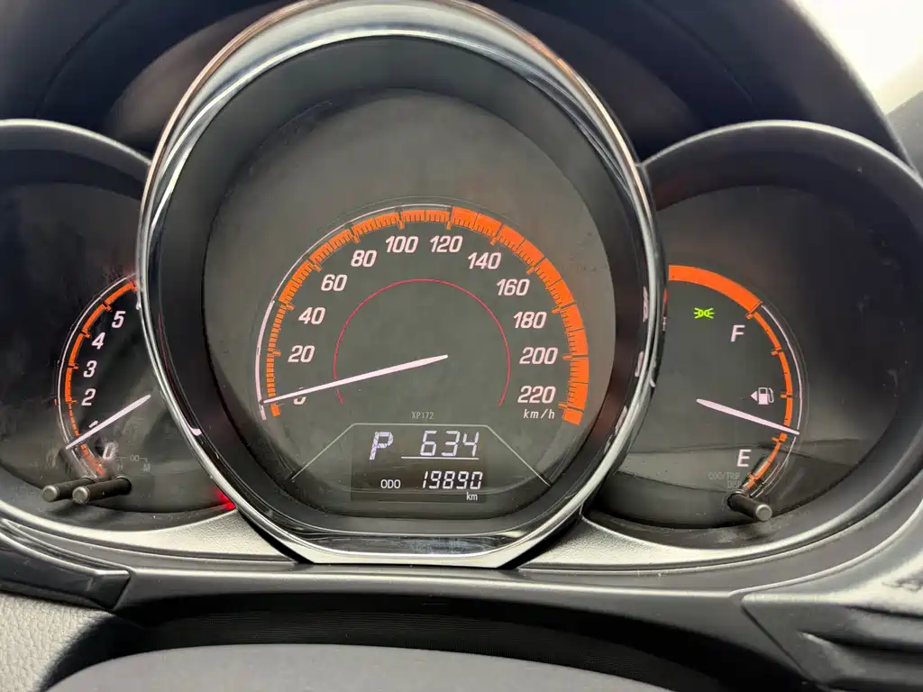 Toyota Yaris L — миниатюра 11