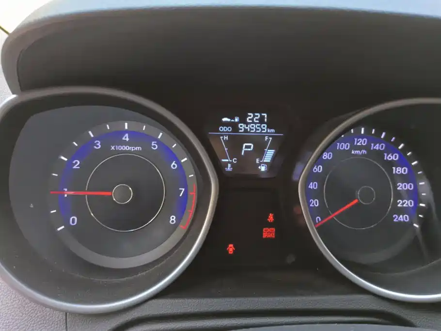 Hyundai Elantra Langdong — миниатюра 14