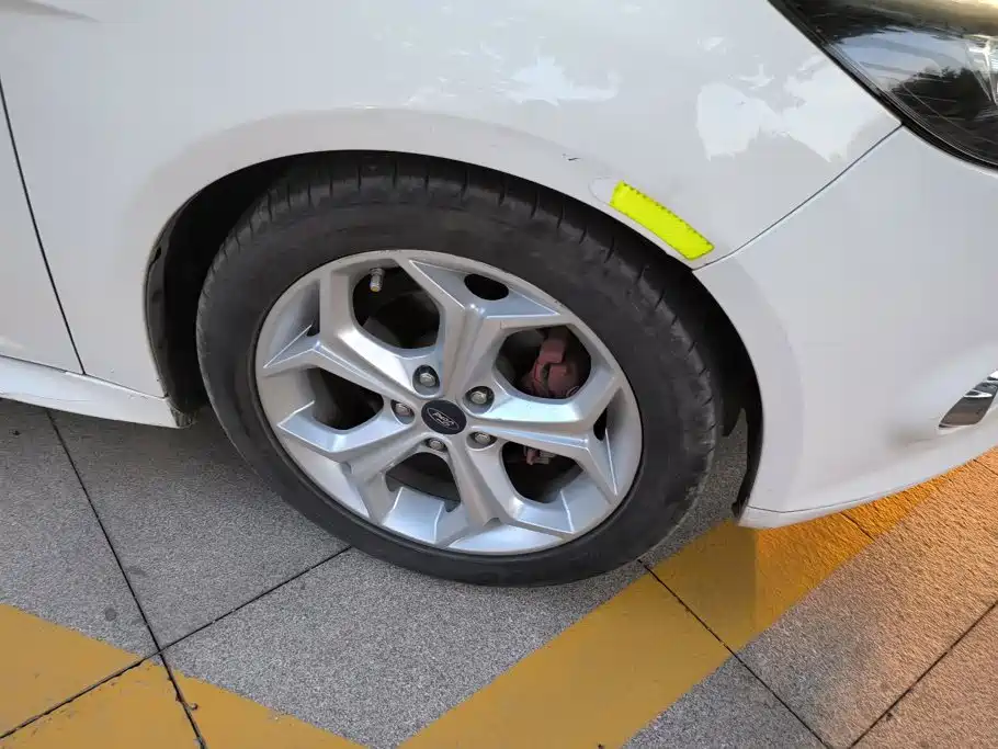 Ford Focus — миниатюра 6