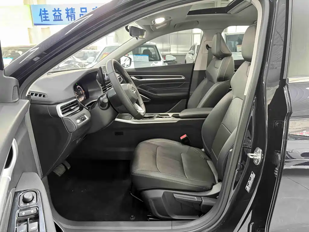 Geely Emgrand — миниатюра 8