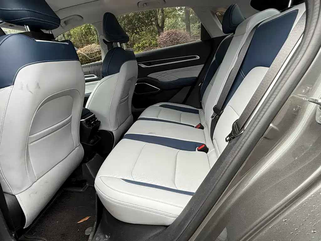 Geely Emgrand — миниатюра 6