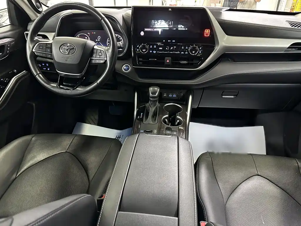 Toyota Highlander — миниатюра 14