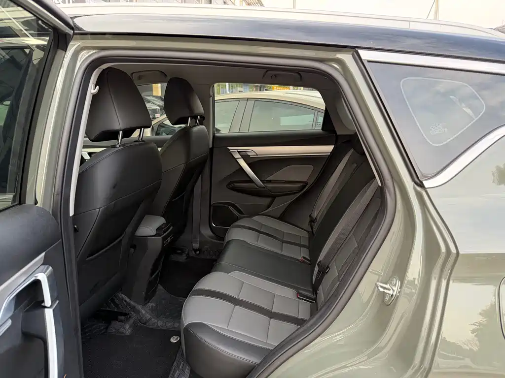 Geely Binyue — миниатюра 8
