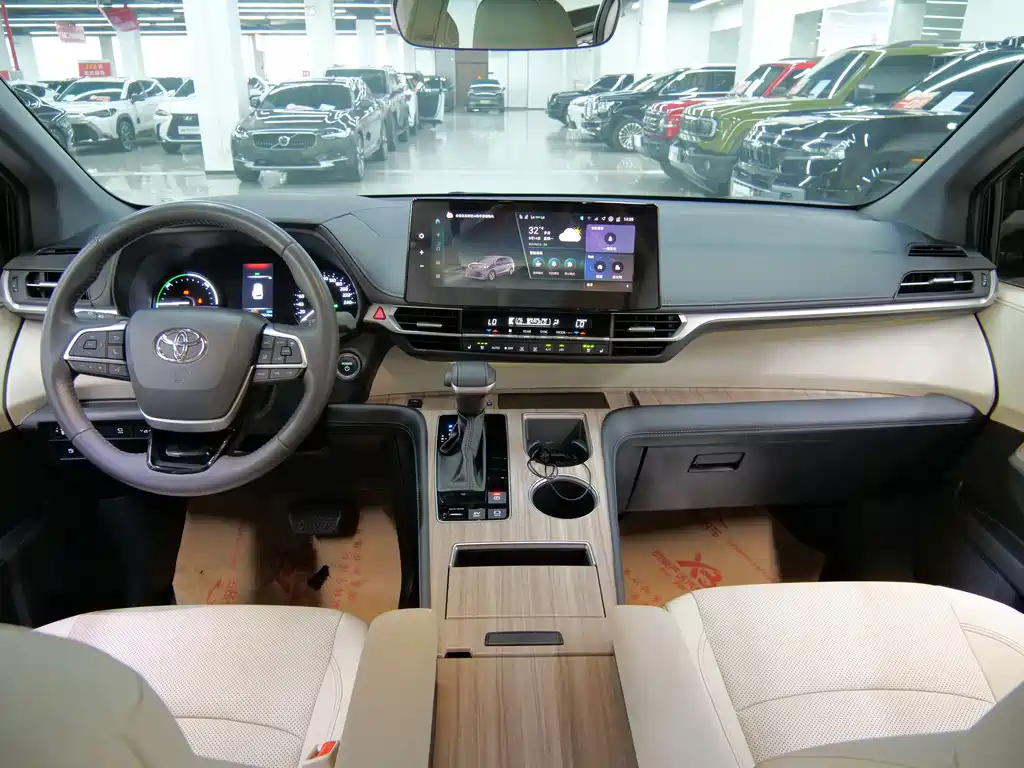 Toyota Sienna — миниатюра 12