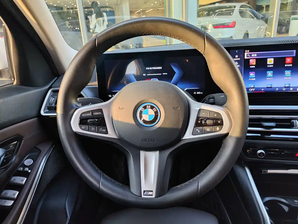 BMW i3 — миниатюра 11