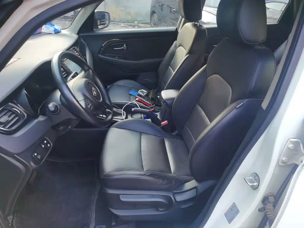Kia Carens — миниатюра 11
