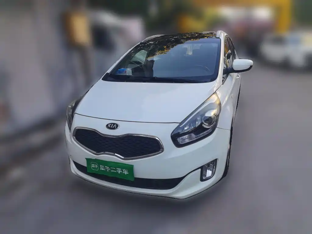 Kia Carens — миниатюра 2