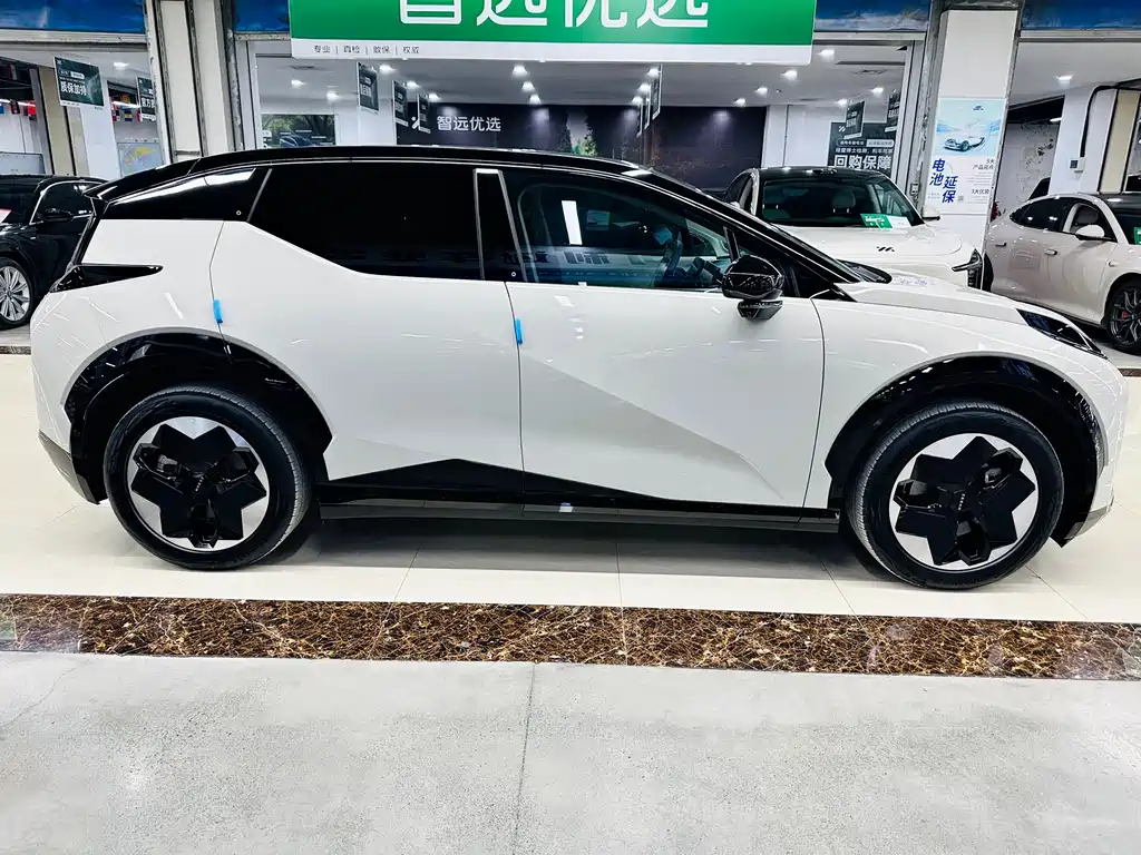 Zeekr X — миниатюра 5