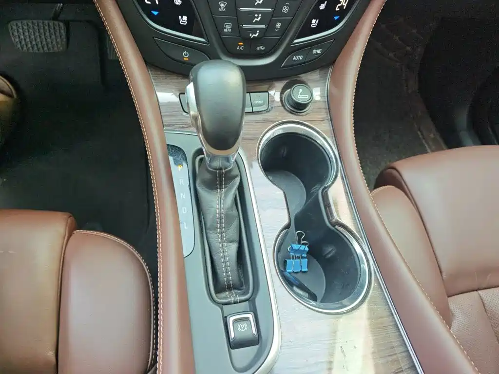 Buick Envision Plus — миниатюра 10