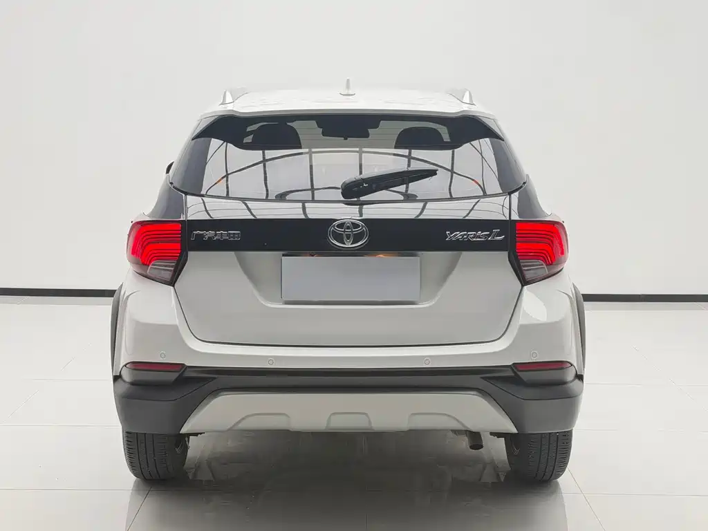 Toyota Yaris L — миниатюра 5