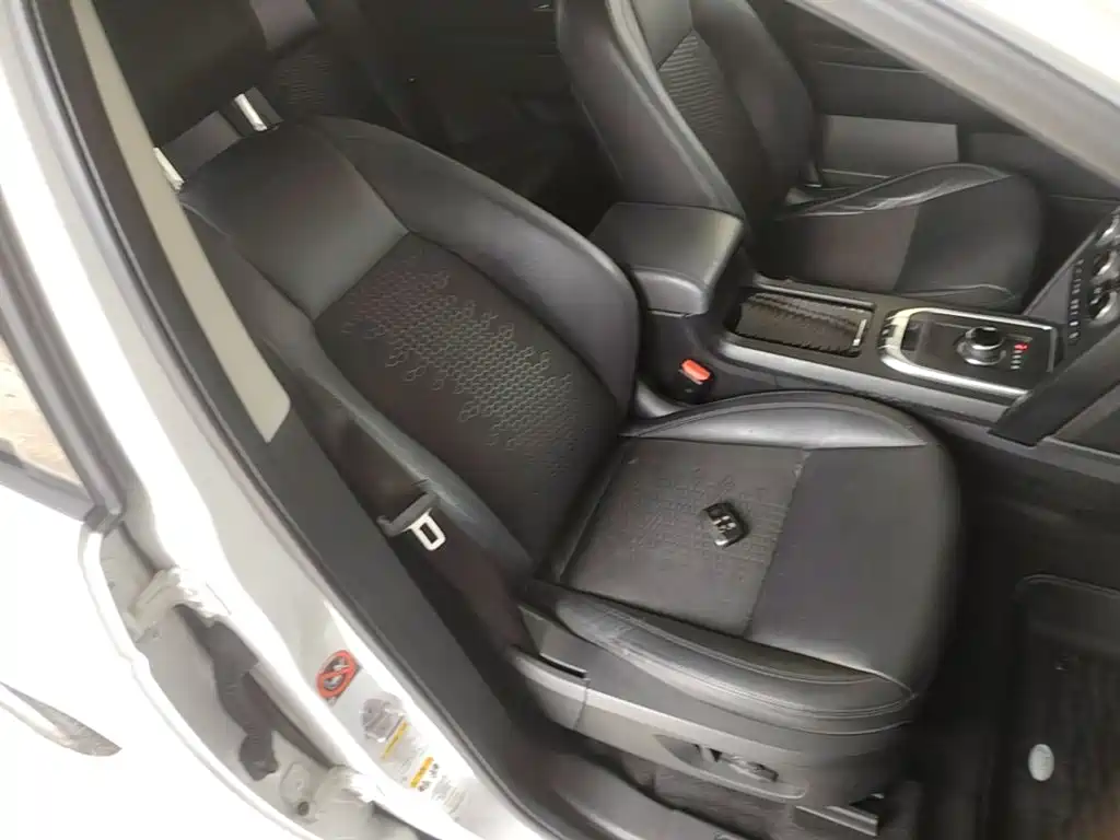Land Rover Discovery Sport — миниатюра 25