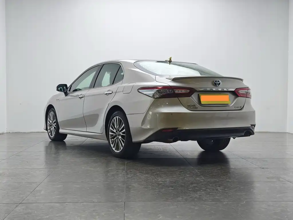 Toyota Camry — миниатюра 4