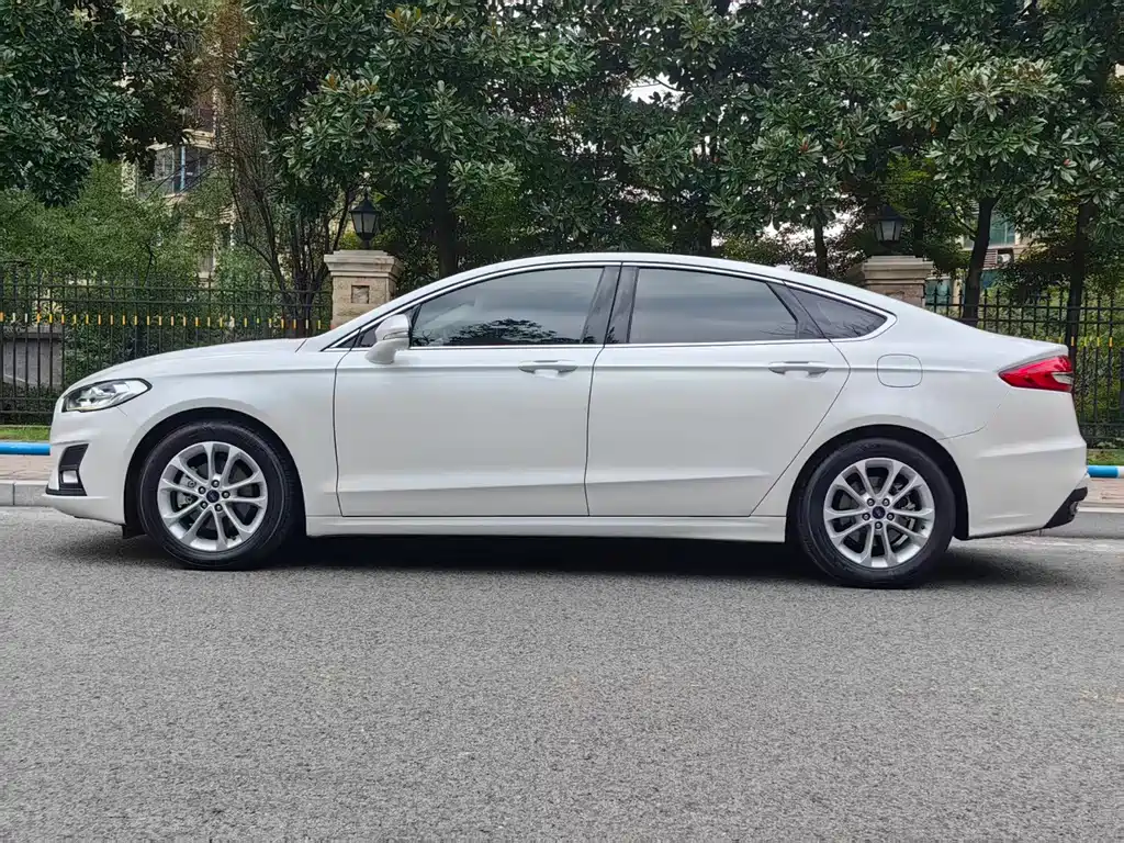 Ford Mondeo — миниатюра 8