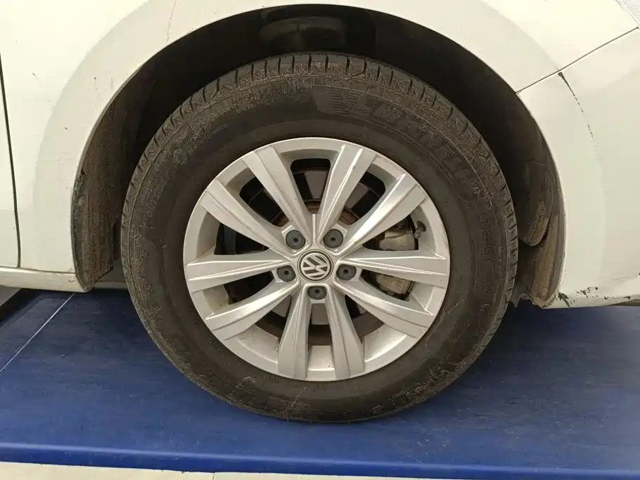 Volkswagen Bora — миниатюра 6