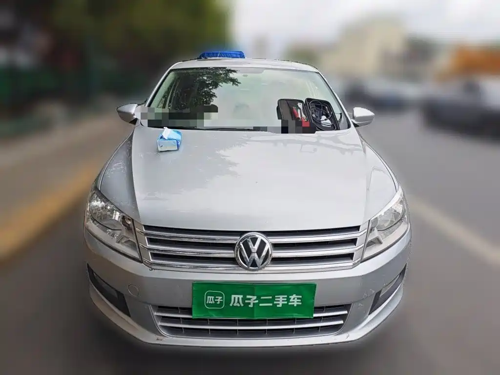 Volkswagen Santana — миниатюра 2