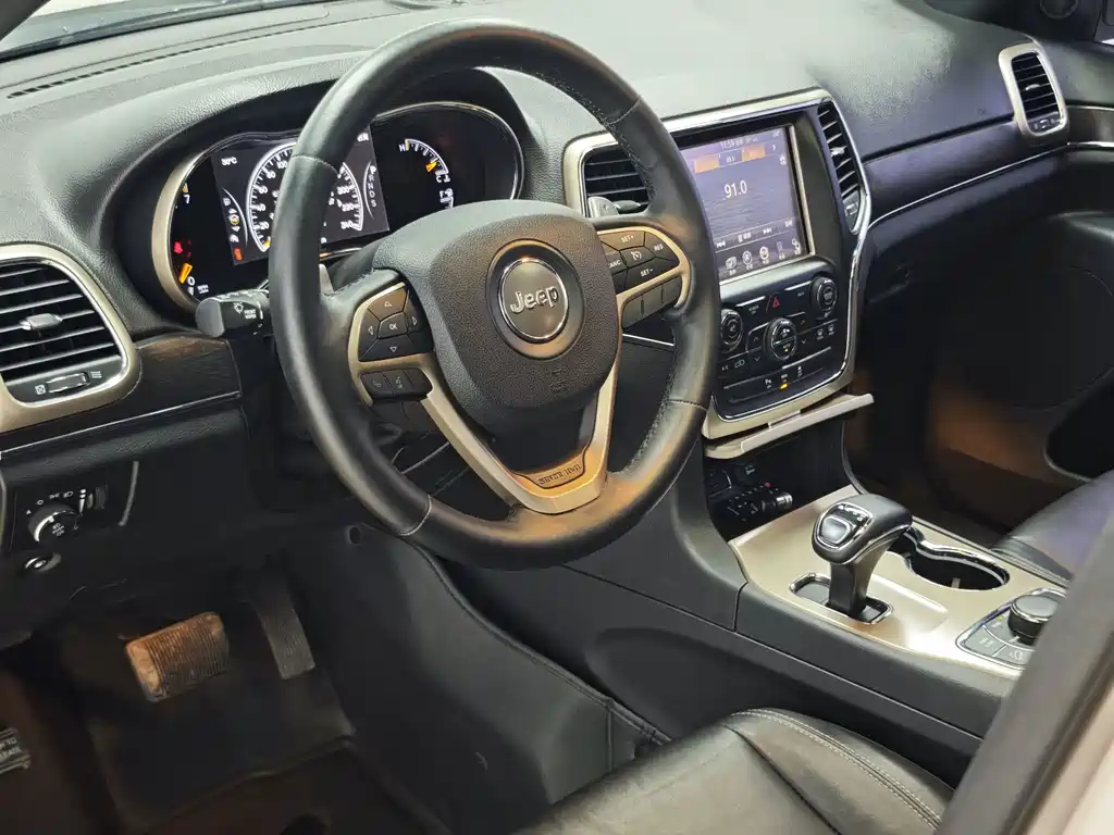 Jeep Grand Cherokee (Import) — миниатюра 12