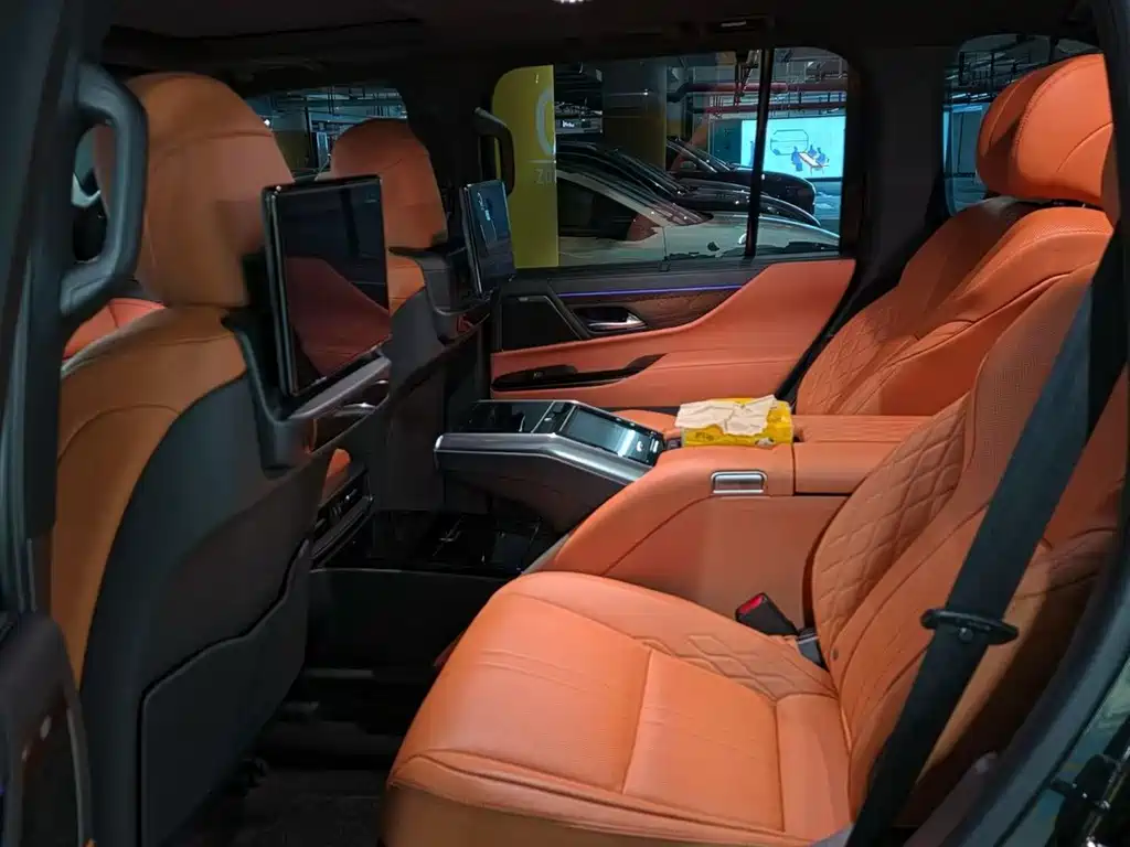 Lexus LX — миниатюра 4