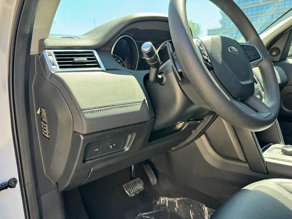 Land Rover Discovery Sport — миниатюра 18
