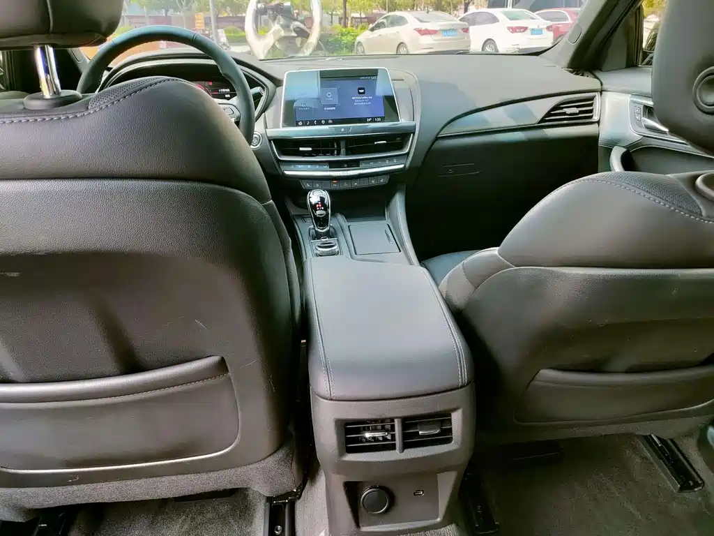 Cadillac CT5 — миниатюра 27