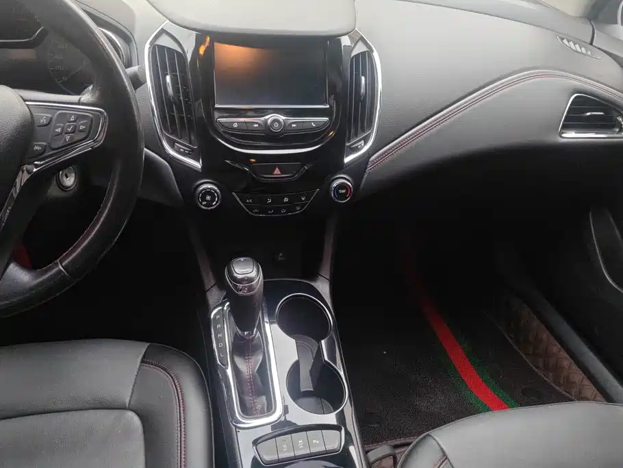 Chevrolet Cruze — миниатюра 13