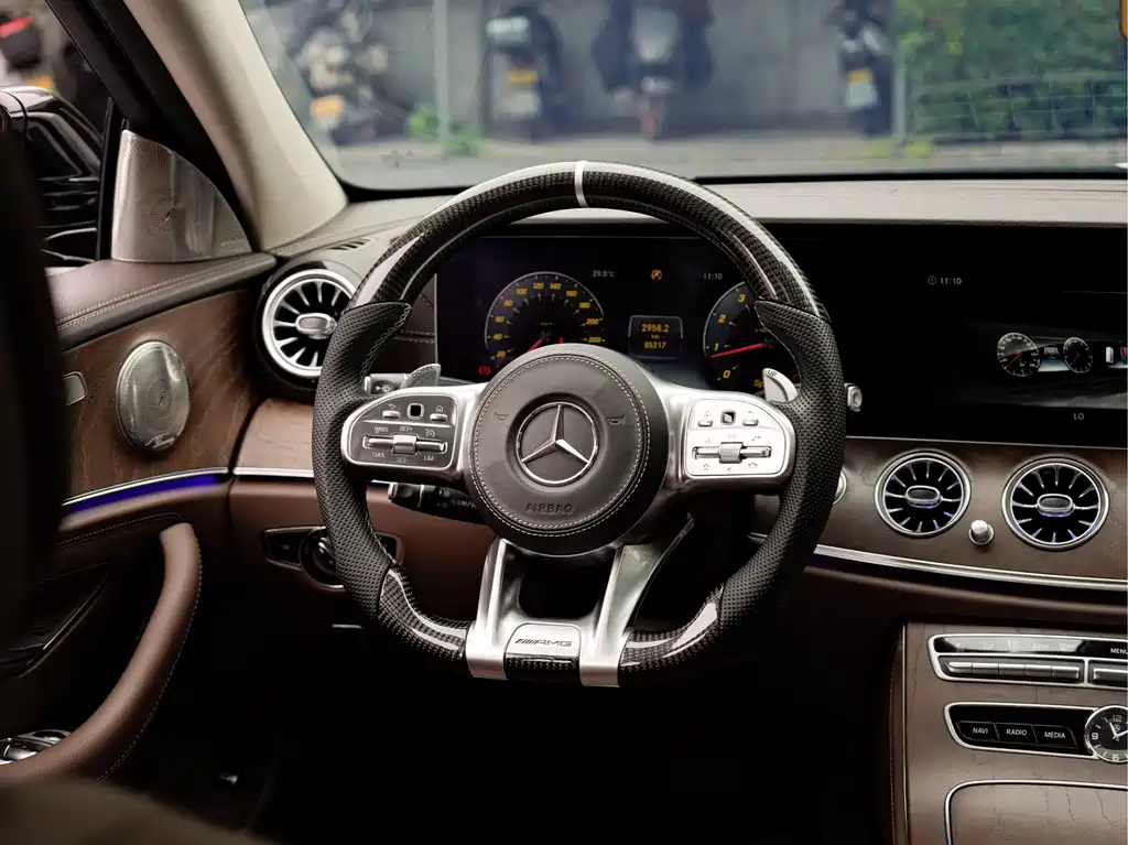 Mercedes-Benz E-Class — миниатюра 17