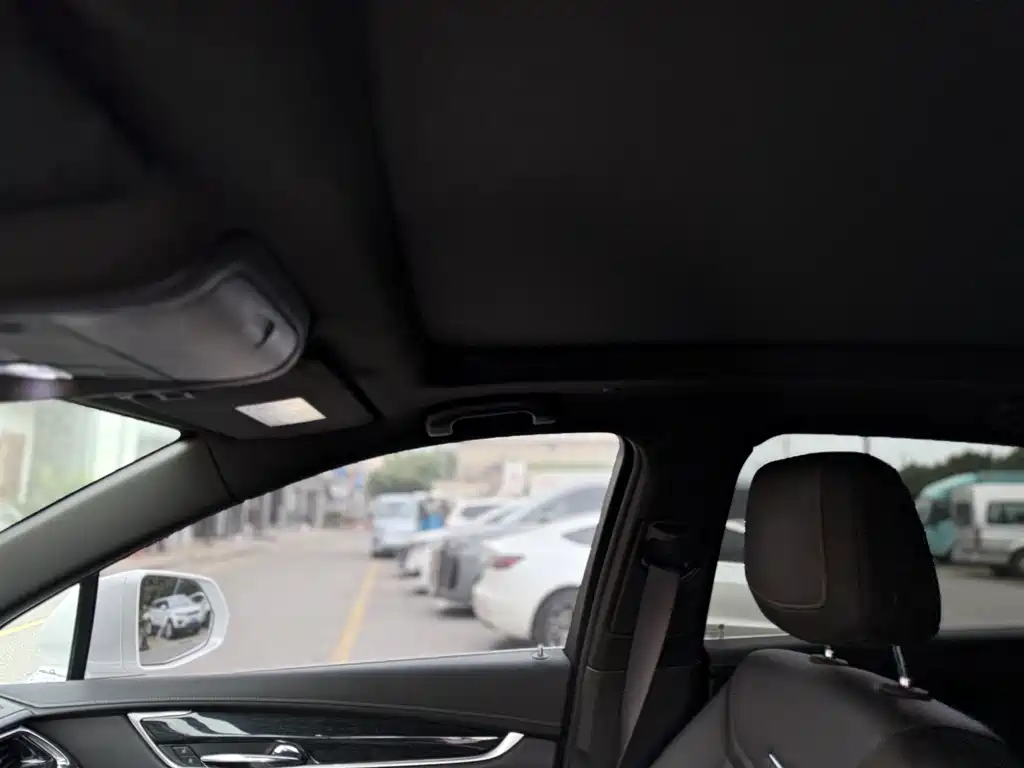 Cadillac XT5 — миниатюра 6