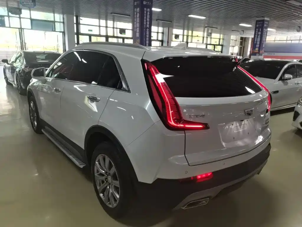 Cadillac XT4 — миниатюра 5