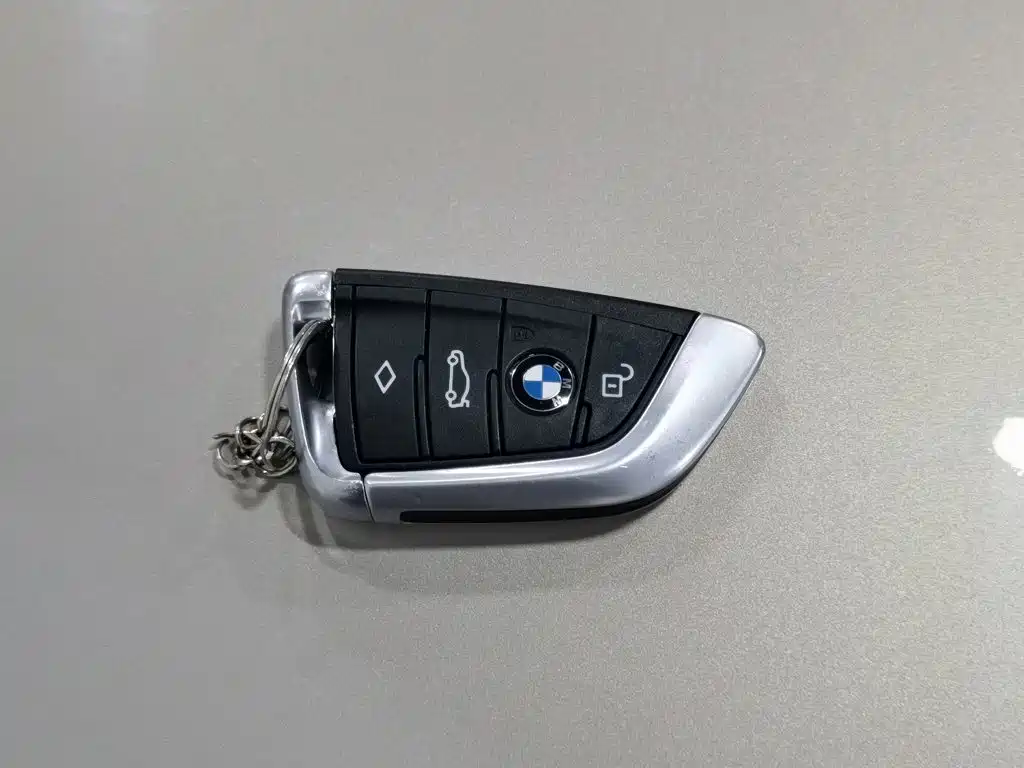 BMW 5 Series — миниатюра 19