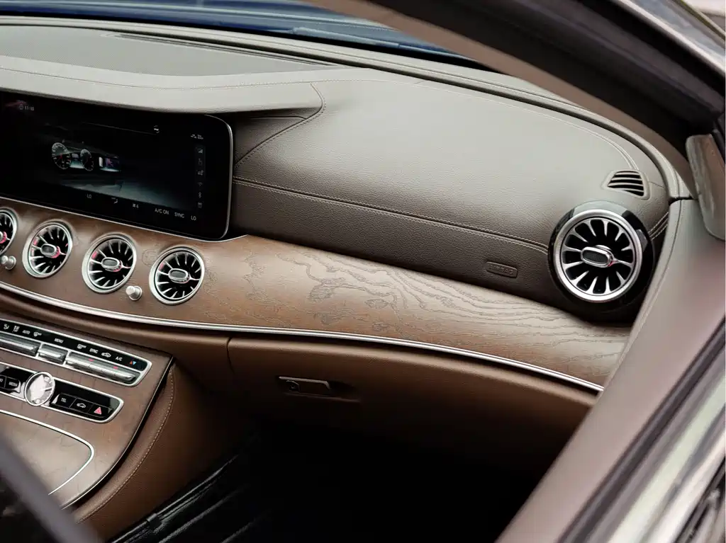 Mercedes-Benz E-Class — миниатюра 18
