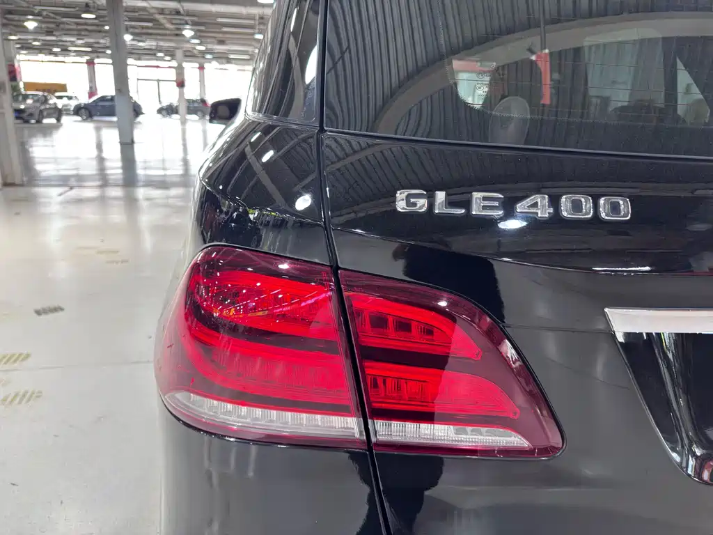 Mercedes-Benz GLE (Import) — миниатюра 21