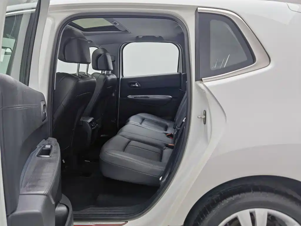 Peugeot 3008 — миниатюра 15