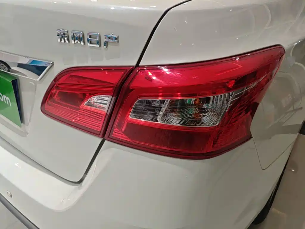 Nissan Sylphy — миниатюра 8