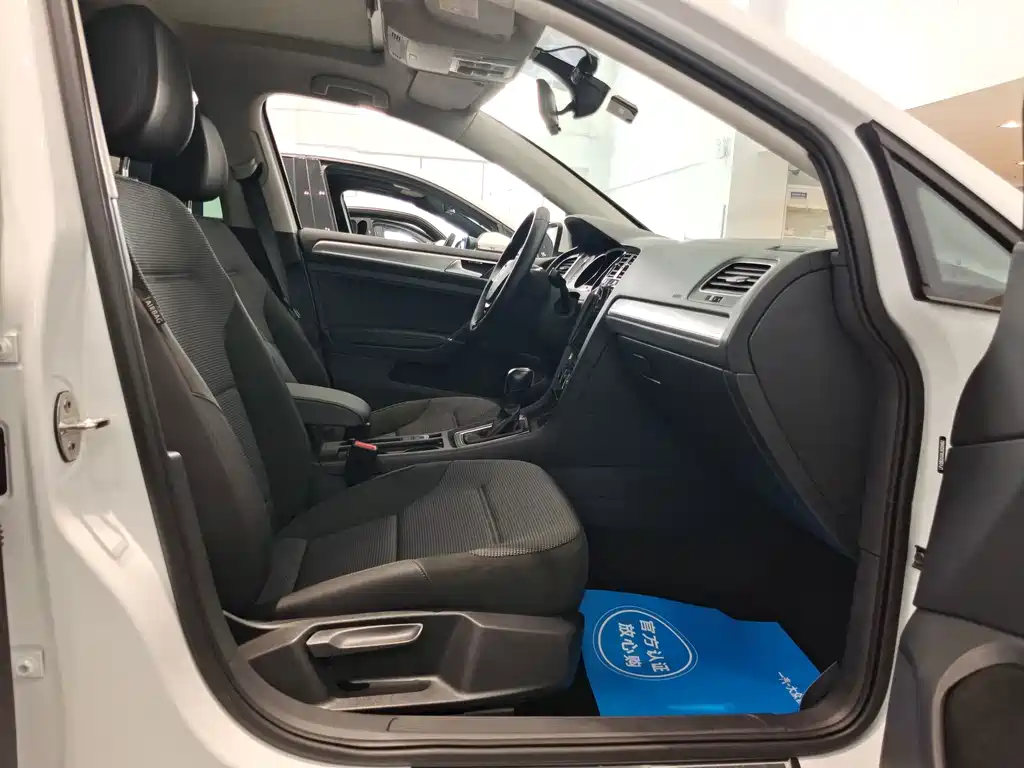Volkswagen Golf — миниатюра 8