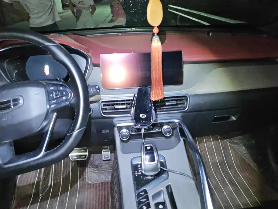 Geely Binyue — миниатюра 13
